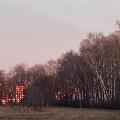 Рассвет в окнах людей скачать фото
